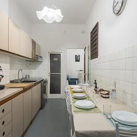 Comfortable 10 Minutes From Center Apartment Florence